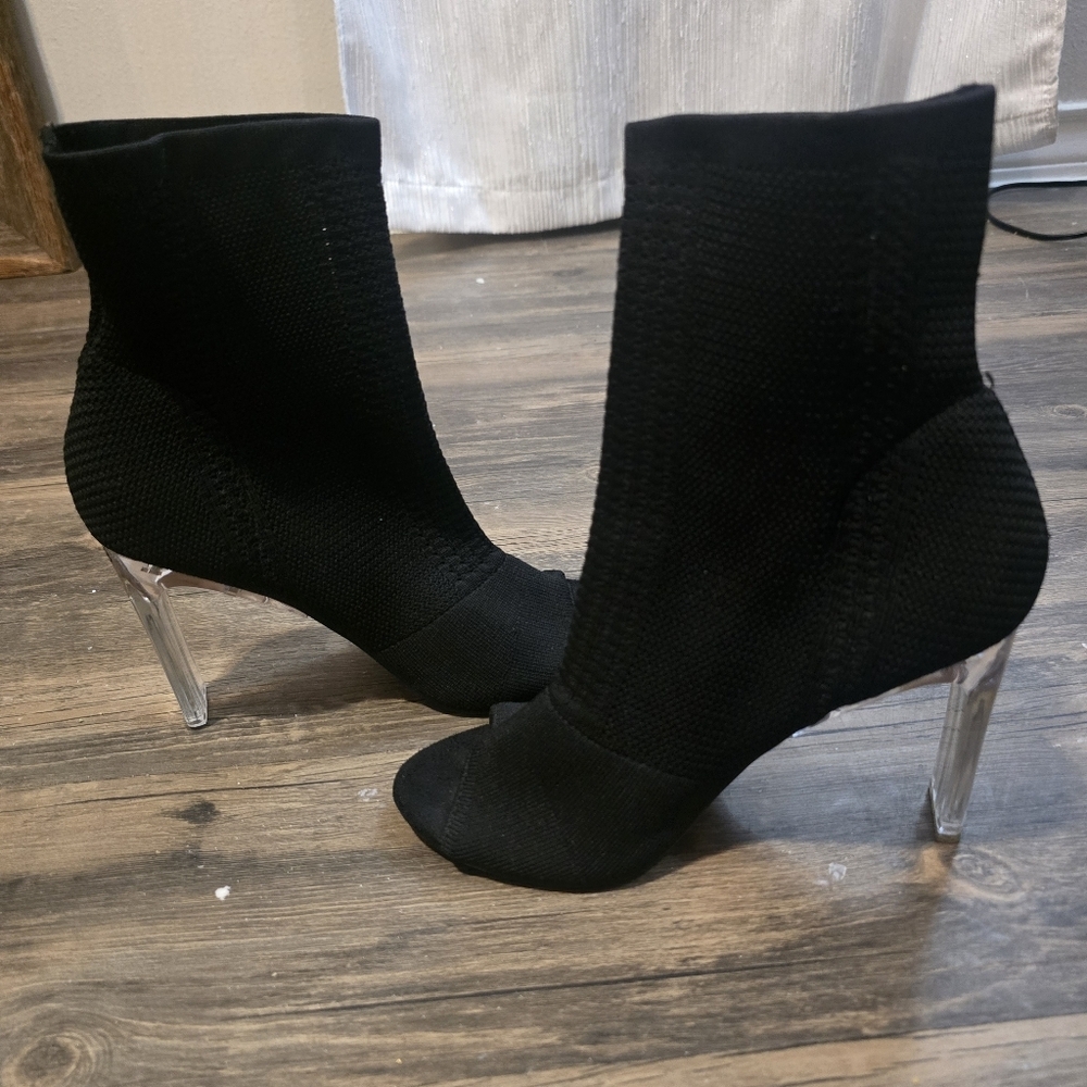 Catherine Malandrino Black Ankle Boots with Clear Heels - Picture 4 of 6